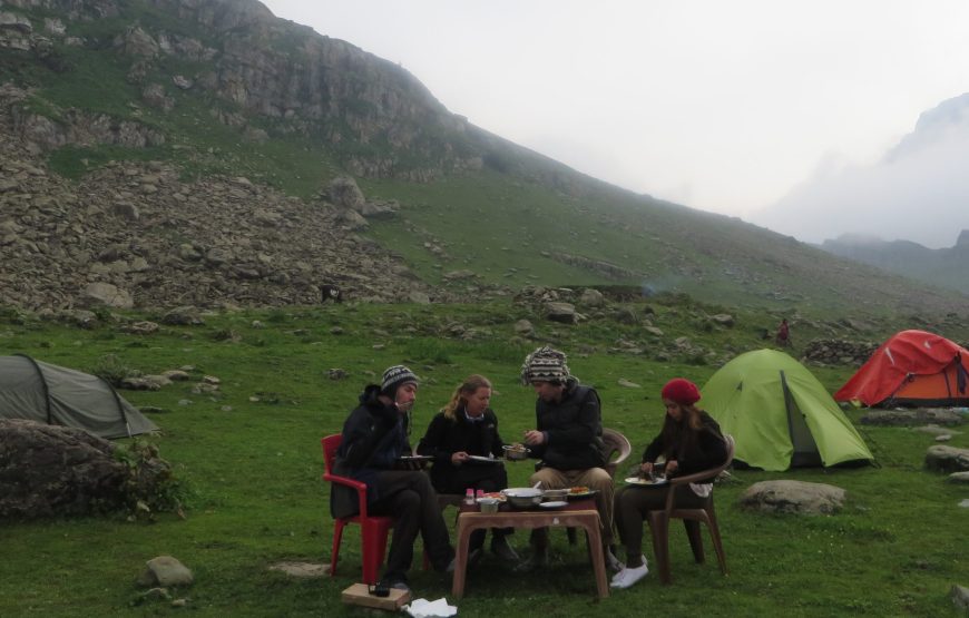 Kolhai Base Camp Trek (6 Nights 7 Days)